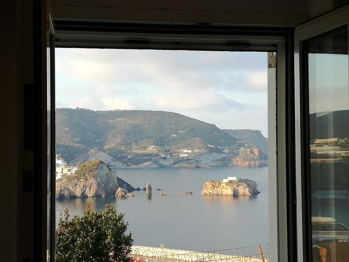 Camera Matrimoniale con Vista Mare